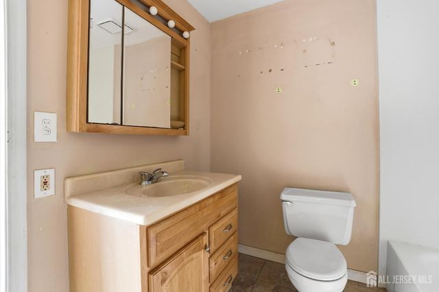 6 Killington Court, Old Bridge, NJ 08857