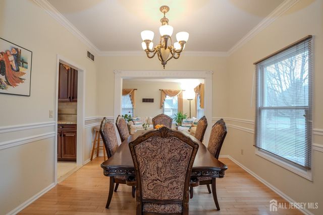 18 Lovell Drive, Plainsboro, NJ 08536