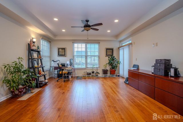 18 Lovell Drive, Plainsboro, NJ 08536