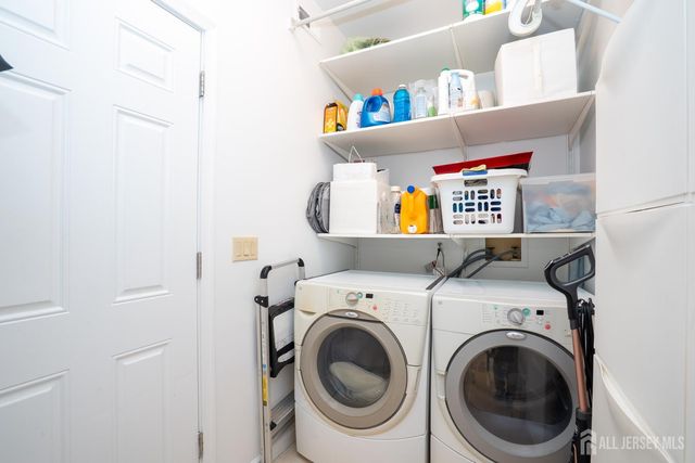 18 Lovell Drive, Plainsboro, NJ 08536