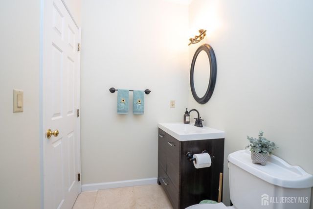 18 Lovell Drive, Plainsboro, NJ 08536