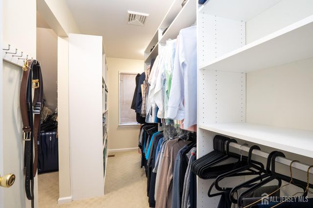 18 Lovell Drive, Plainsboro, NJ 08536