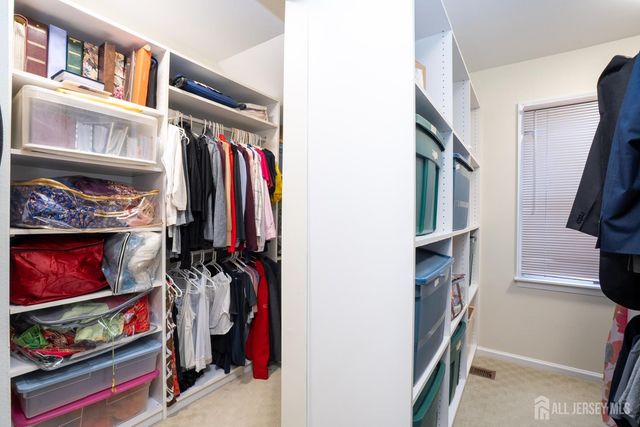 18 Lovell Drive, Plainsboro, NJ 08536