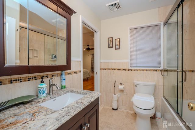 18 Lovell Drive, Plainsboro, NJ 08536