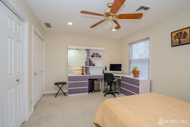 18 Lovell Drive, Plainsboro, NJ 08536