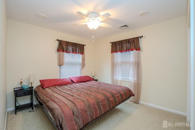 18 Lovell Drive, Plainsboro, NJ 08536