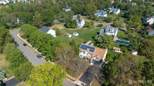 18 Lovell Drive, Plainsboro, NJ 08536