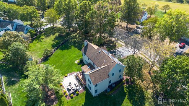 18 Lovell Drive, Plainsboro, NJ 08536