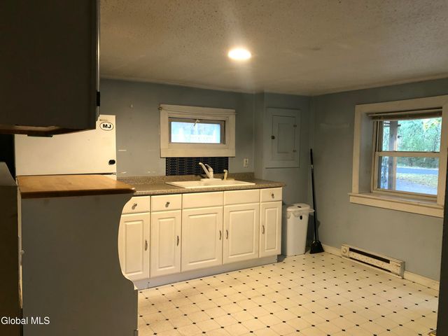 2185 Hoffman Lane, Rotterdam, NY 12306