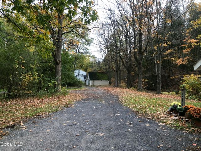 2185 Hoffman Lane, Rotterdam, NY 12306