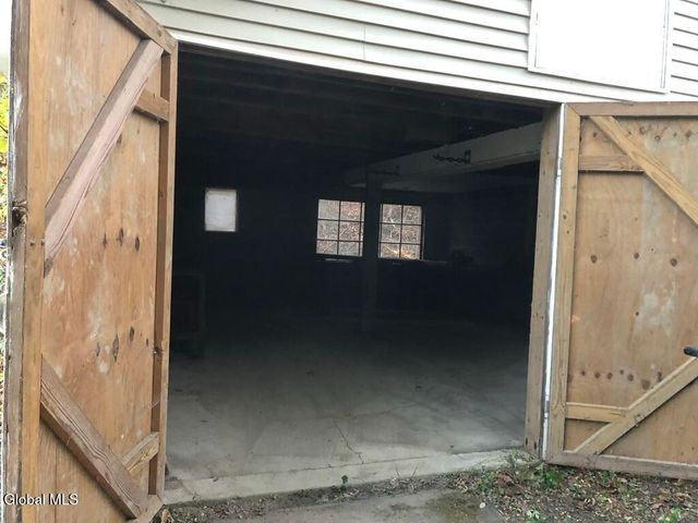 2185 Hoffman Lane, Rotterdam, NY 12306