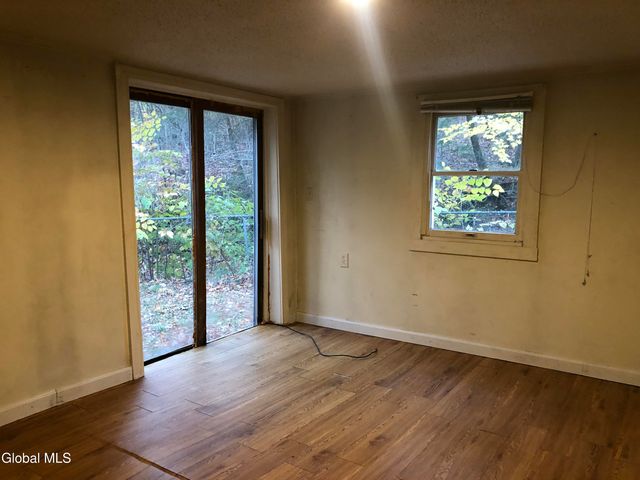 2185 Hoffman Lane, Rotterdam, NY 12306