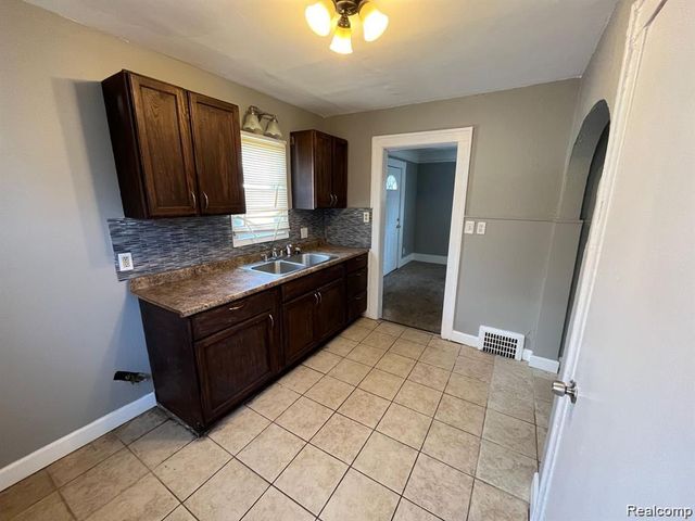 10030 Hartwell Street, Detroit, MI 48227