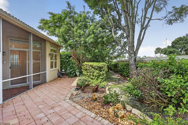 9937 Via Elegante, Wellington, FL 33411