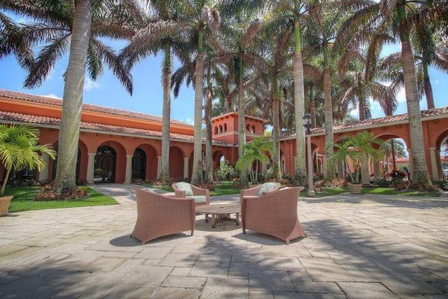 9937 Via Elegante, Wellington, FL 33411