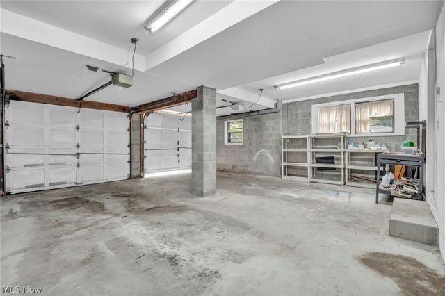 2190 Waterbury Drive, Uniontown, OH 44685