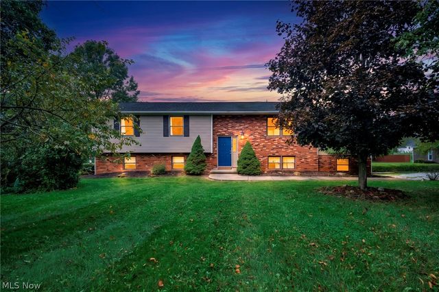 2190 Waterbury Drive, Uniontown, OH 44685