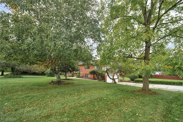2190 Waterbury Drive, Uniontown, OH 44685