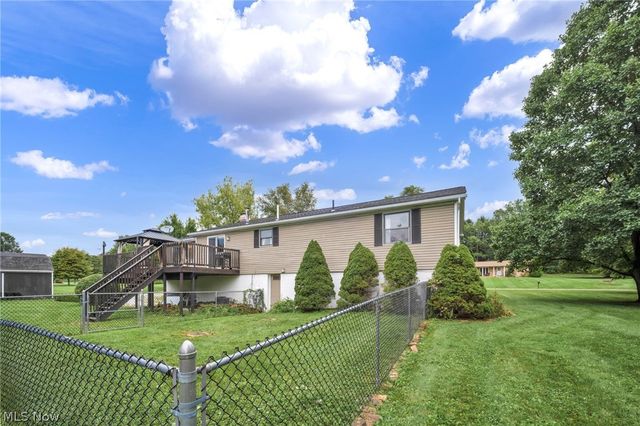 2190 Waterbury Drive, Uniontown, OH 44685