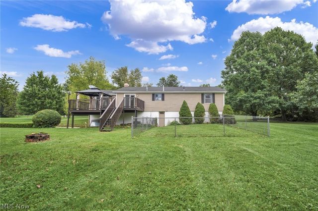 2190 Waterbury Drive, Uniontown, OH 44685
