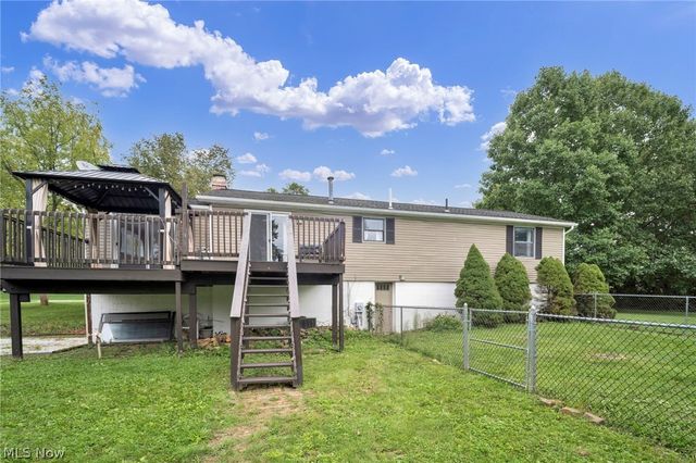 2190 Waterbury Drive, Uniontown, OH 44685