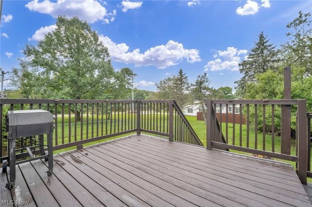 2190 Waterbury Drive, Uniontown, OH 44685