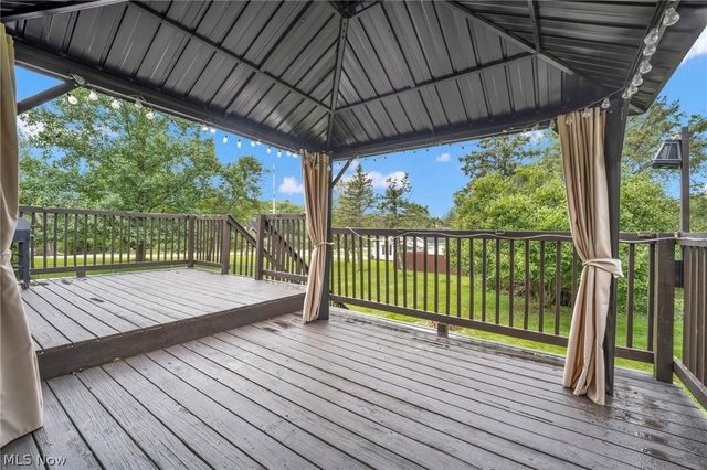2190 Waterbury Drive, Uniontown, OH 44685