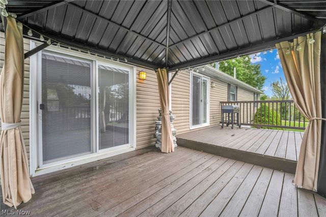2190 Waterbury Drive, Uniontown, OH 44685