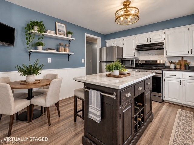 2190 Waterbury Drive, Uniontown, OH 44685