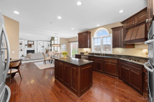 7556 Fox Chase Drive, West Chester, OH 45069