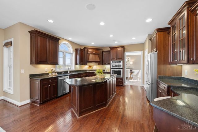 7556 Fox Chase Drive, West Chester, OH 45069