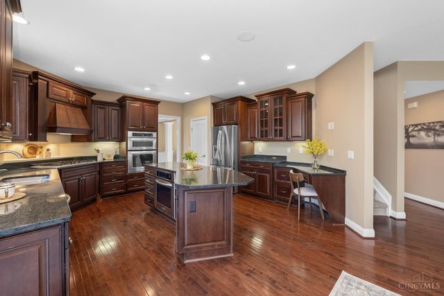 7556 Fox Chase Drive, West Chester, OH 45069