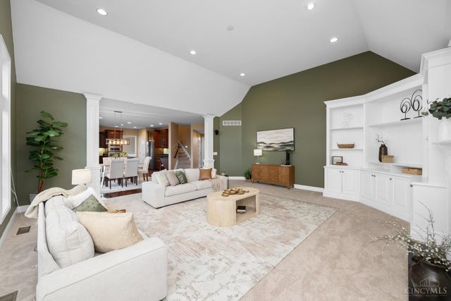 7556 Fox Chase Drive, West Chester, OH 45069