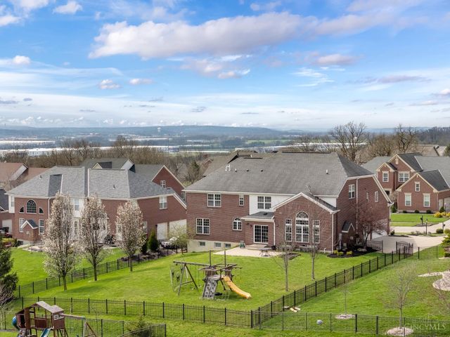 7556 Fox Chase Drive, West Chester, OH 45069