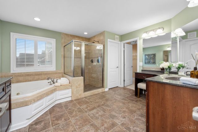 7556 Fox Chase Drive, West Chester, OH 45069