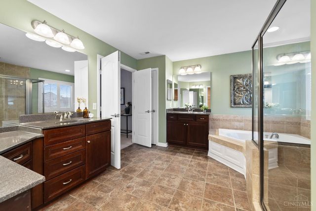 7556 Fox Chase Drive, West Chester, OH 45069