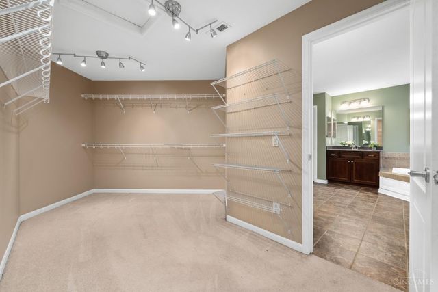 7556 Fox Chase Drive, West Chester, OH 45069