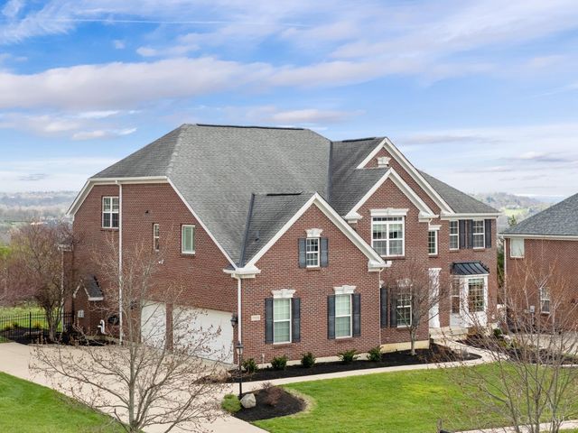 7556 Fox Chase Drive, West Chester, OH 45069