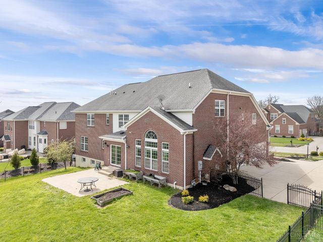 7556 Fox Chase Drive, West Chester, OH 45069