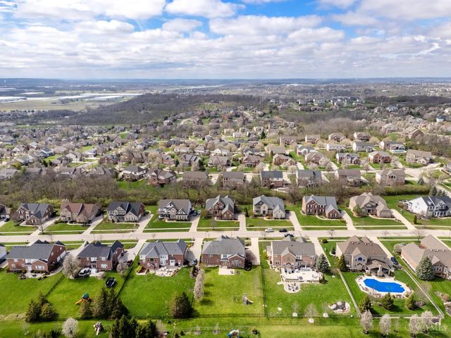 7556 Fox Chase Drive, West Chester, OH 45069