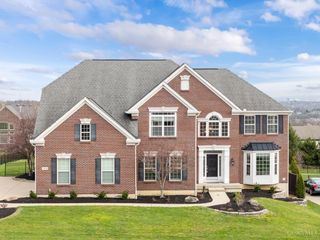 7556 Fox Chase Drive, West Chester, OH 45069