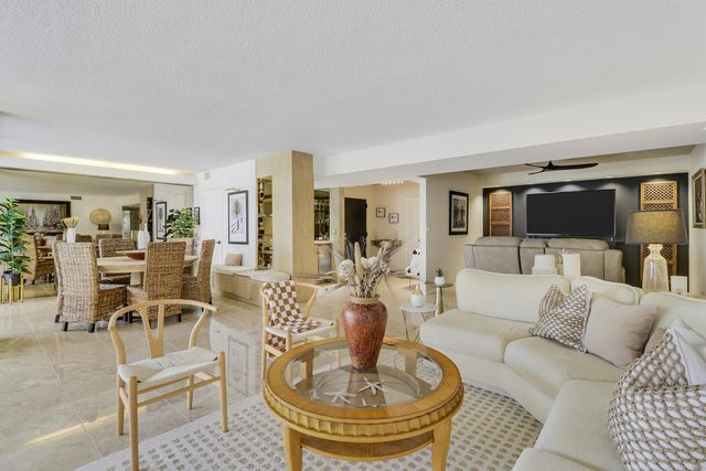 1155 Hillsboro Mile 403, Hillsboro Beach, FL 33062