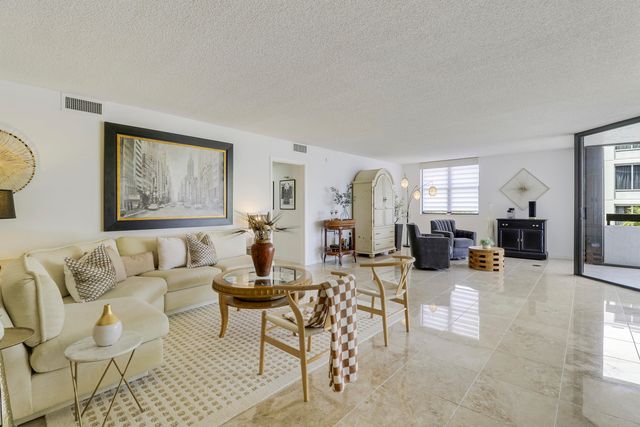 1155 Hillsboro Mile 403, Hillsboro Beach, FL 33062