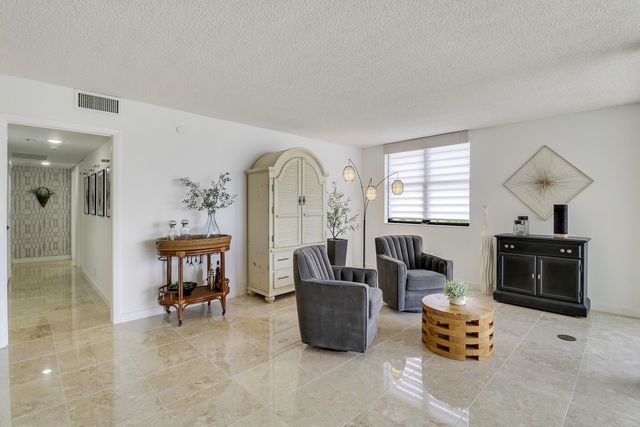 1155 Hillsboro Mile 403, Hillsboro Beach, FL 33062