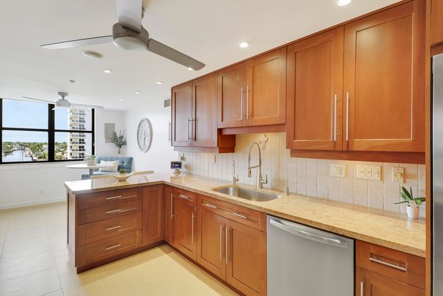1155 Hillsboro Mile 403, Hillsboro Beach, FL 33062