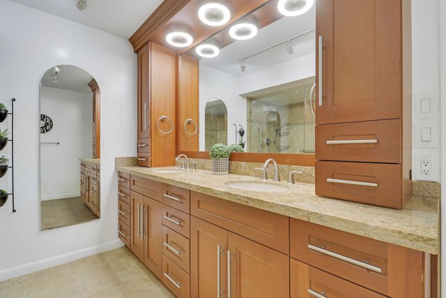 1155 Hillsboro Mile 403, Hillsboro Beach, FL 33062