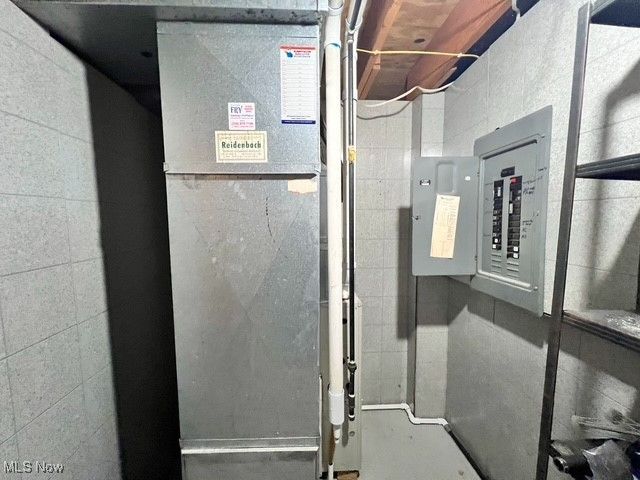 1041 Grant Avenue NW, New Philadelphia, OH 44663