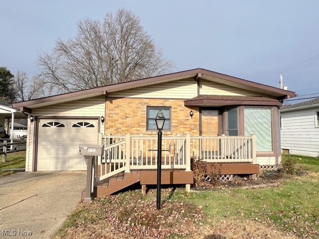 1041 Grant Avenue NW, New Philadelphia, OH 44663