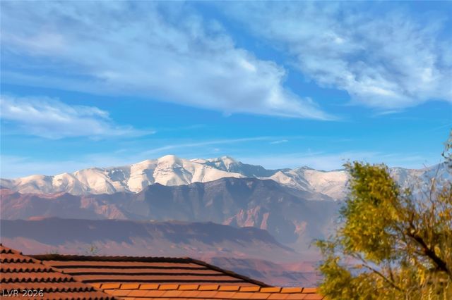 2404 Ozark Plateau Drive, Henderson, NV 89044