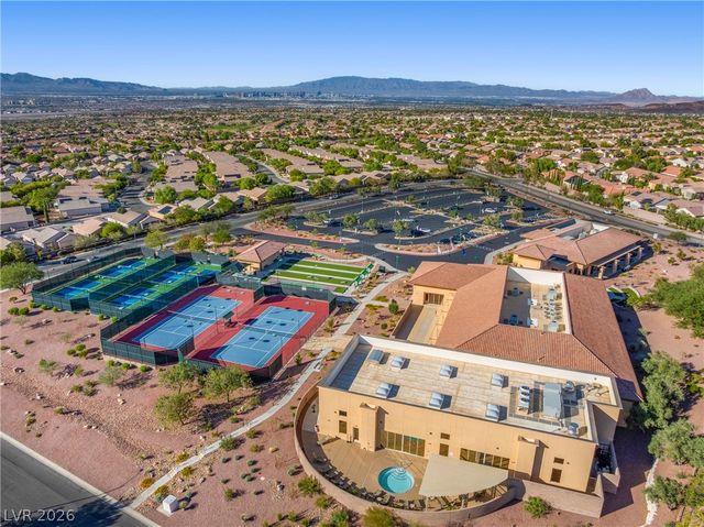 2404 Ozark Plateau Drive, Henderson, NV 89044